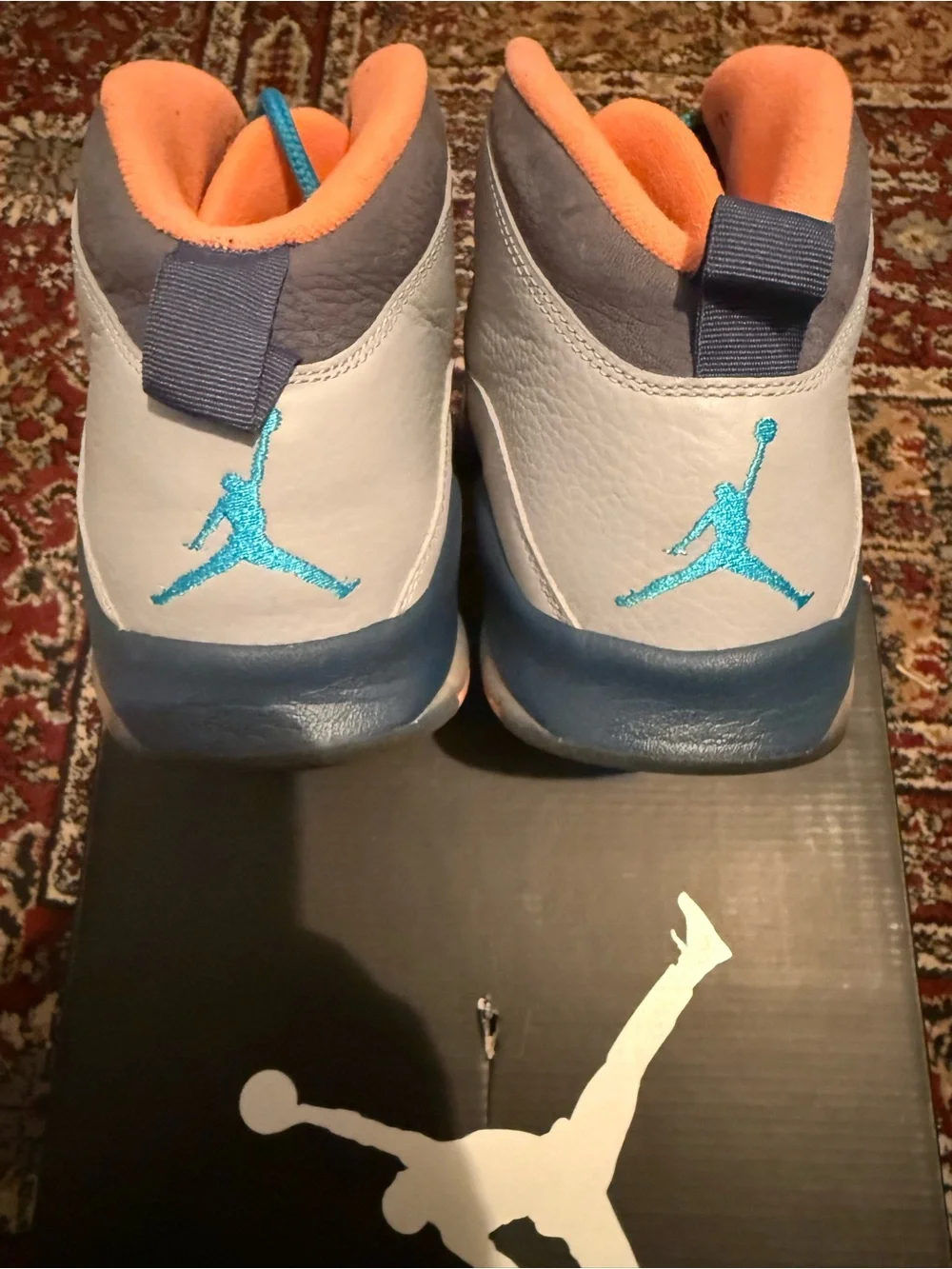 Jordan 10 Retro Bobcats - Sneakers in Gray, Navy & Orange